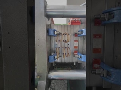 spuitgietmachine voor het maken van doppen