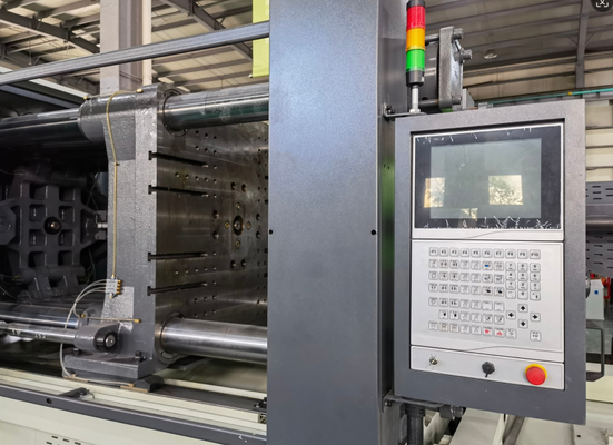 Industriële expert Duurzame PET-injectievormmachines Automatische voor landbouwflessen preforms