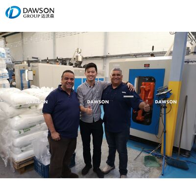 Waterverbruik 80 LMIN Extrusie Blaasgietmachine Schimmelplaat Grootte 320 MM Ideaal voor de productie van 0-5L olieflessen